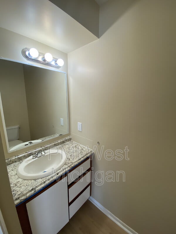 6081 In The Pines Dr SE – photo 5