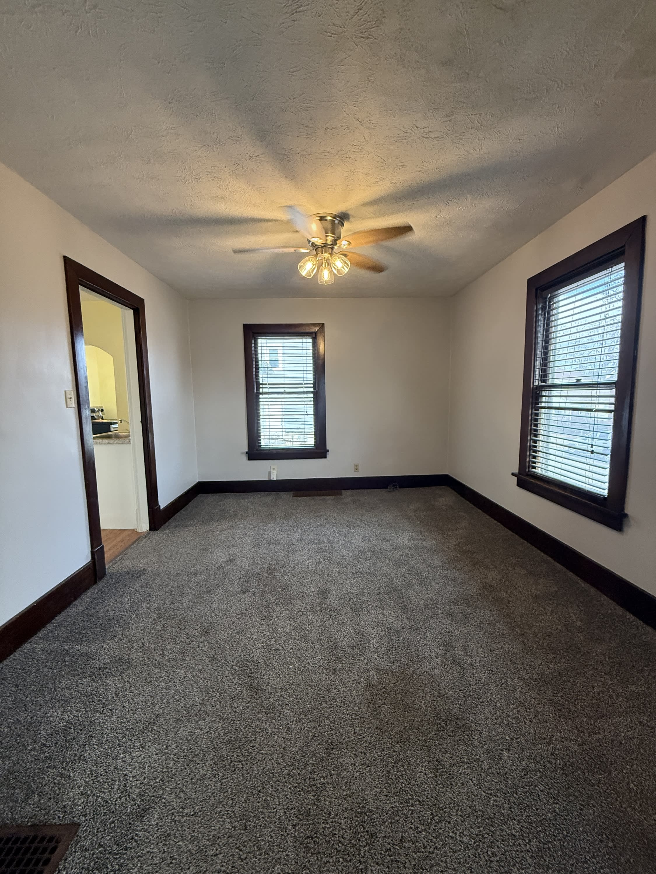 3221 Wayne Avenue – photo 4