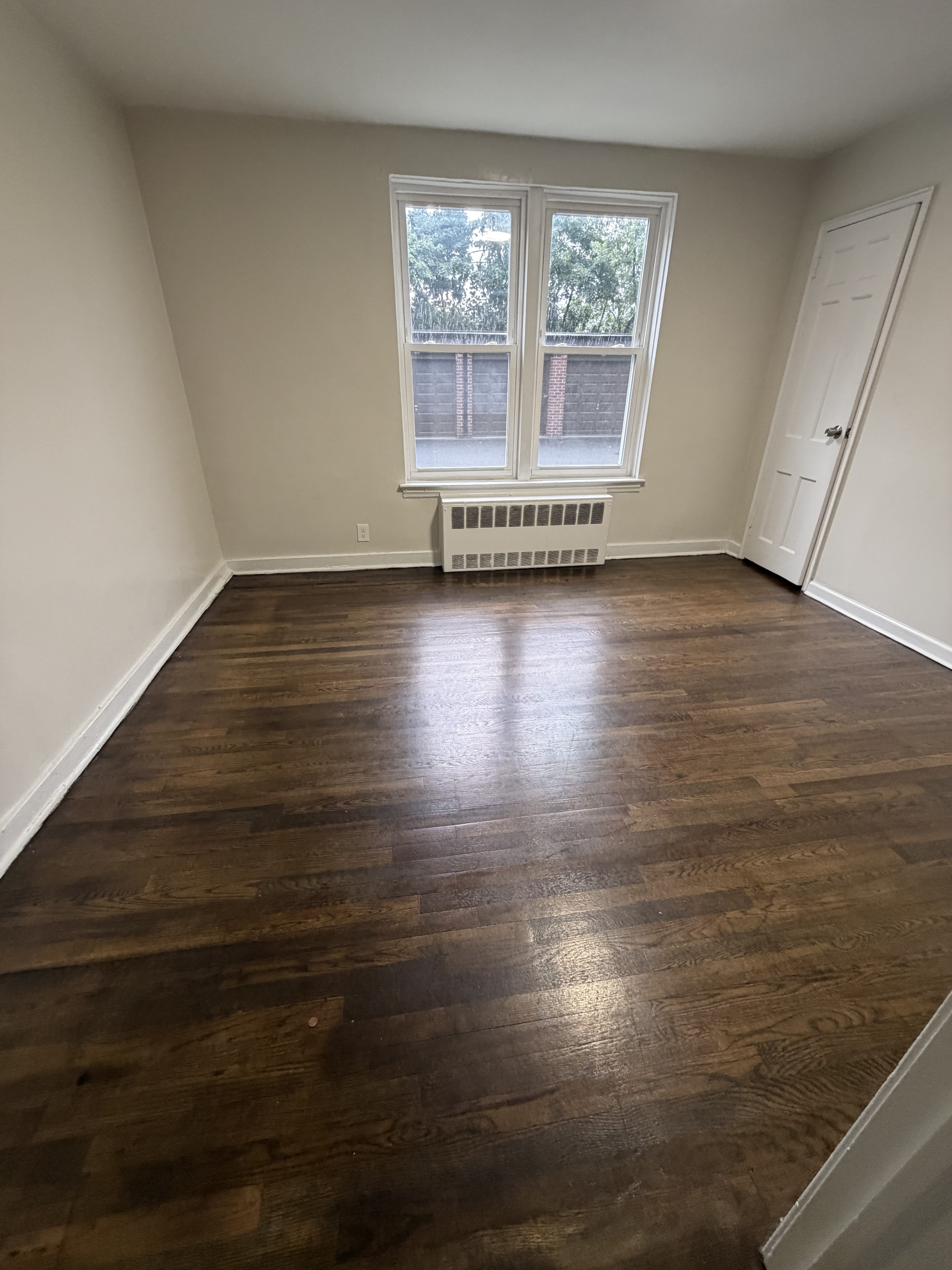 676 Park Ave – photo 4