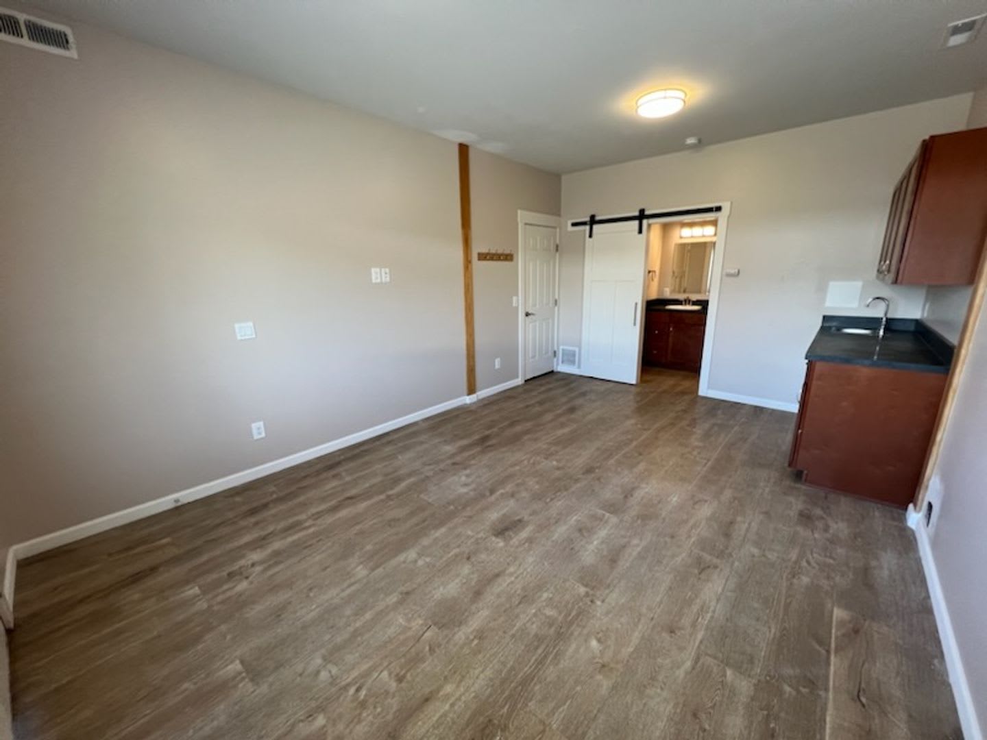 215 W Whitman St – photo 3