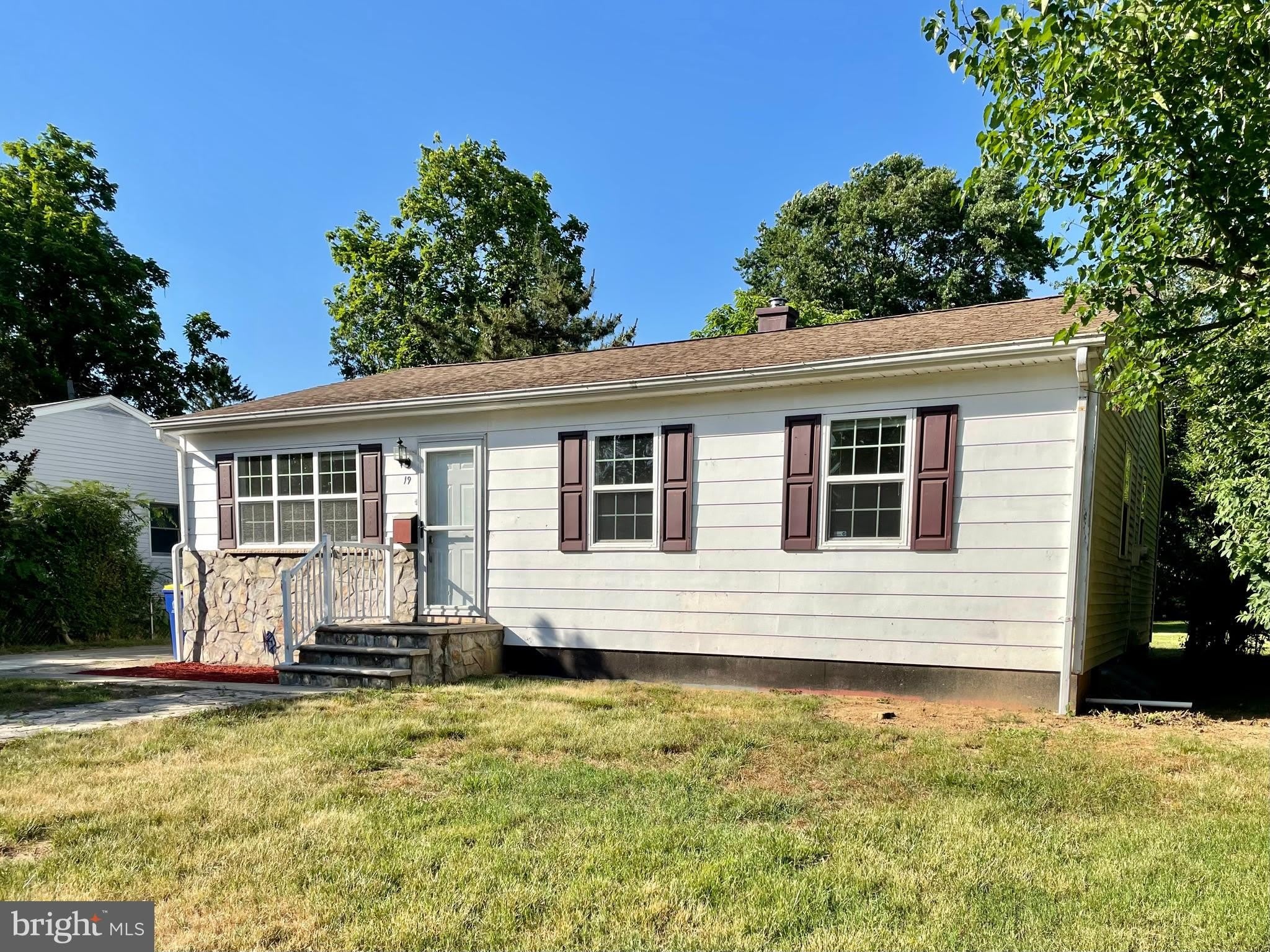 19 HICKORY Lane – photo 1
