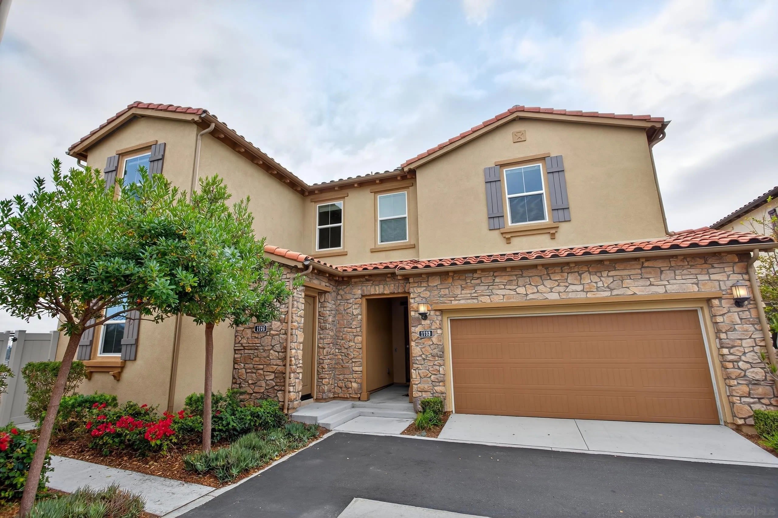 1733 Artemisia Ct – photo 2