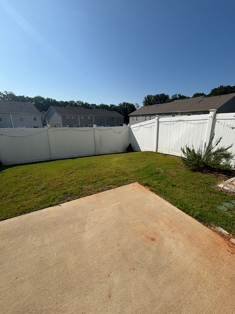 End Unit With Fenced In Back Yard – photo 3