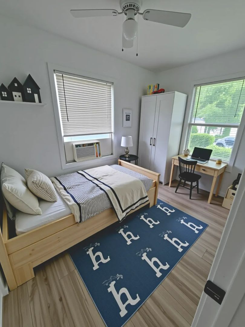 For Rent: Charming 2 Bed / 1 Bath Duplex with Backyard – photo 2