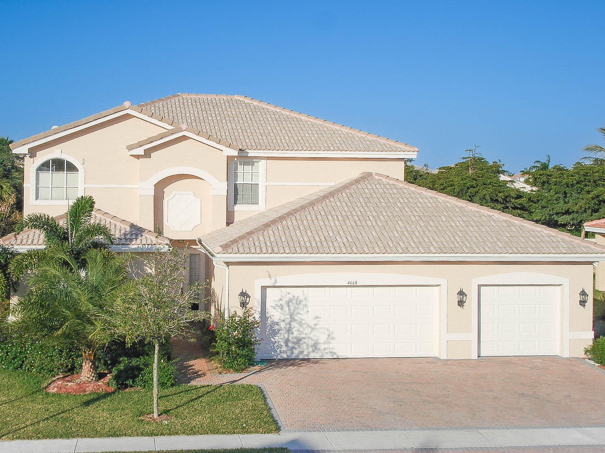 4668 SW 183rd Avenue – photo 1