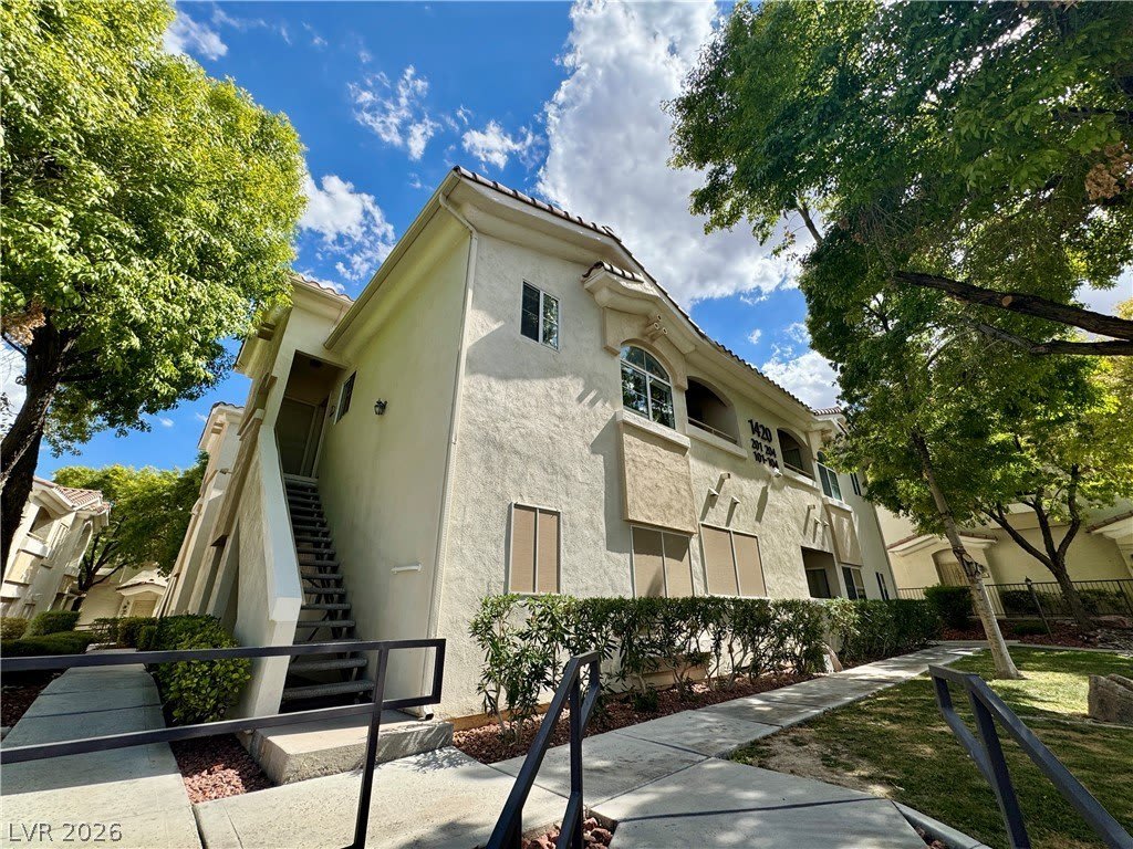 1420 Red Crest Lane – photo 2