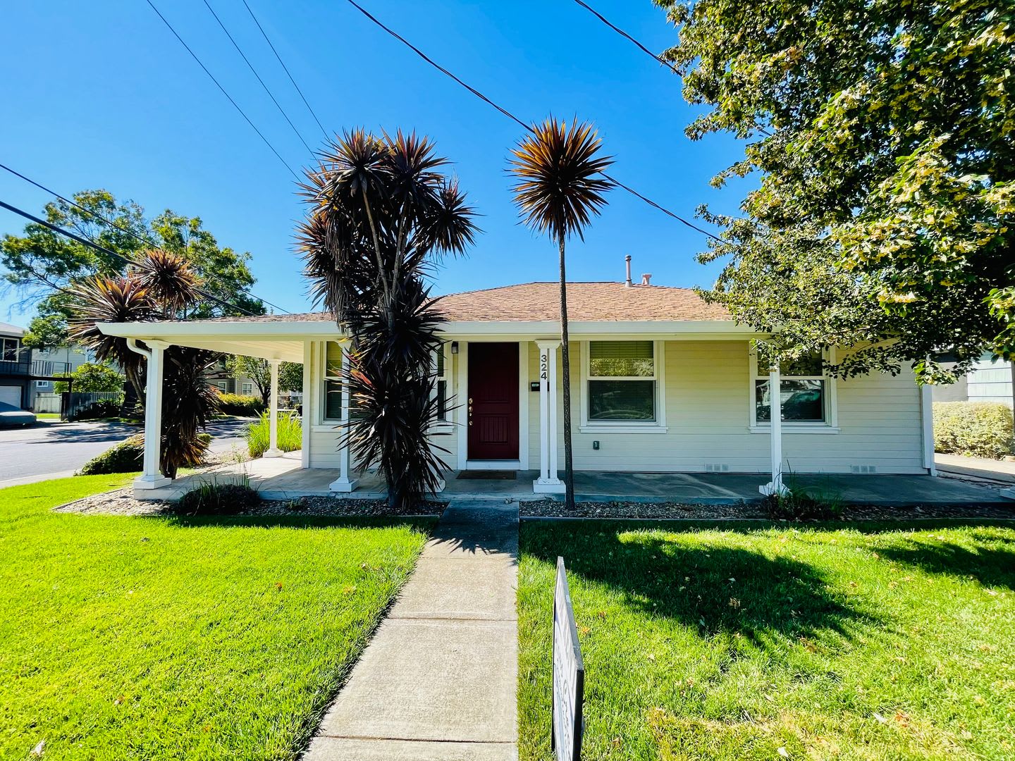 BEAUTIFUL DOWNTOWN PROPERTY!! Walking distance to downtown Vacaville. – photo 1