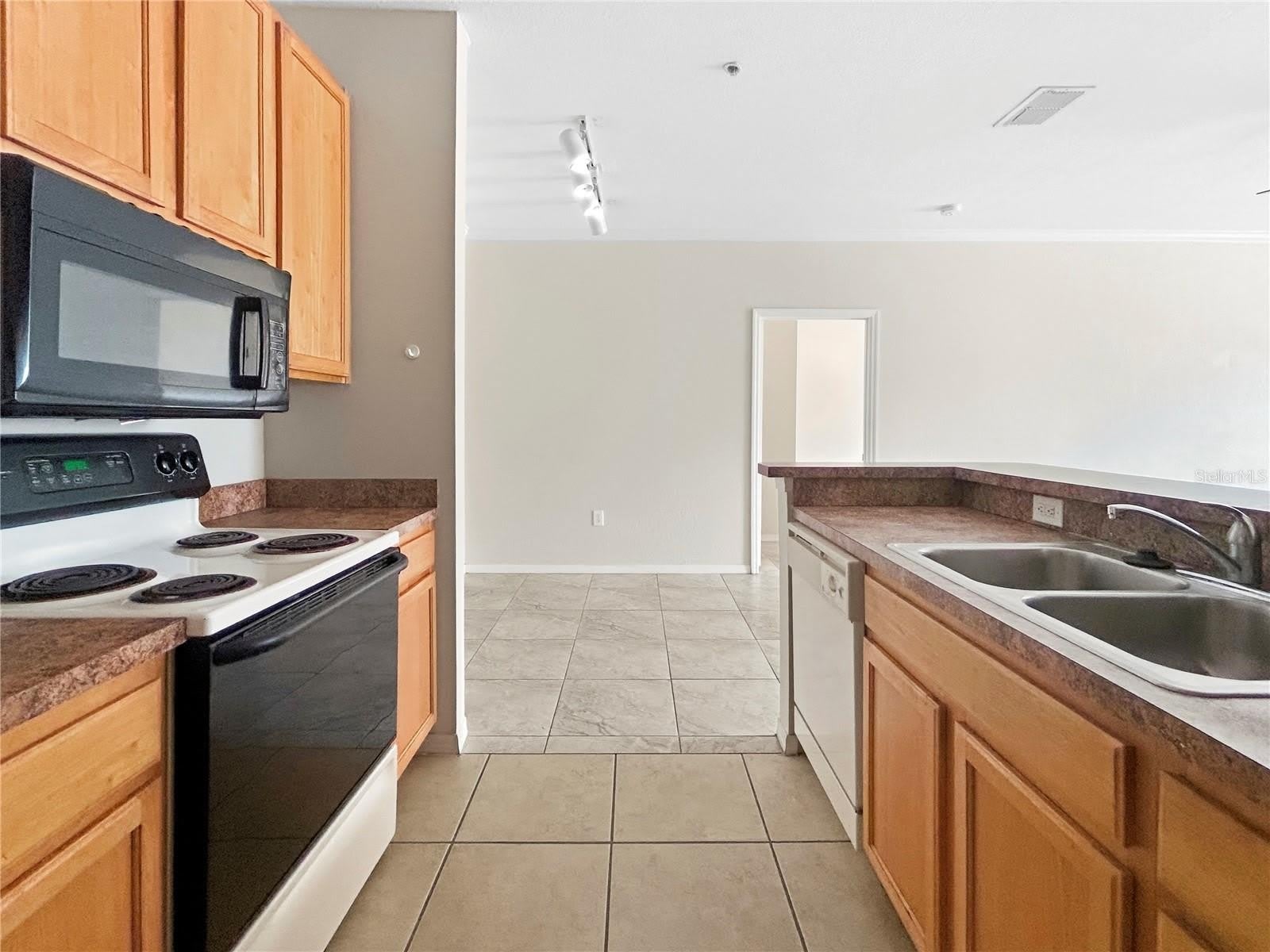 10205 Courtney Palms Boulevard – photo 3
