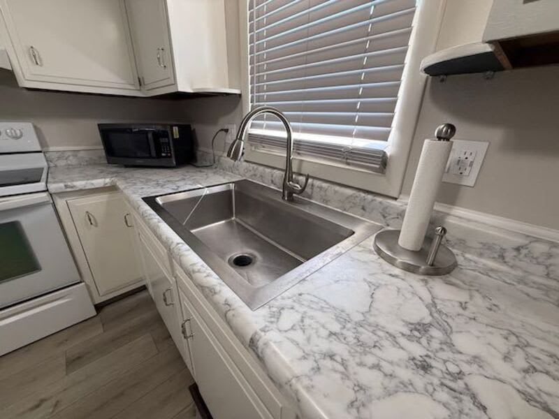 1105 E Samuel – photo 5