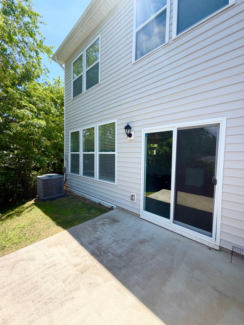 Spacious 3 Bedroom 2 Bath Townhouse W Office For Rent In Fountain Park Convenient Asheville Location – photo 4