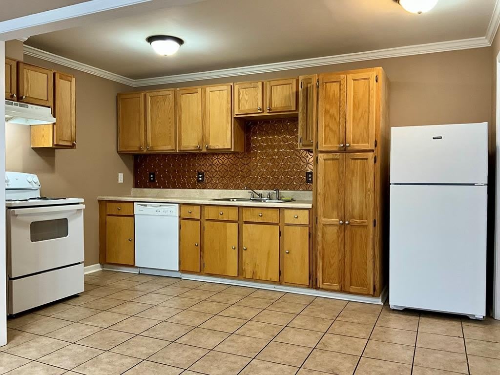 200 England Drive – photo 3