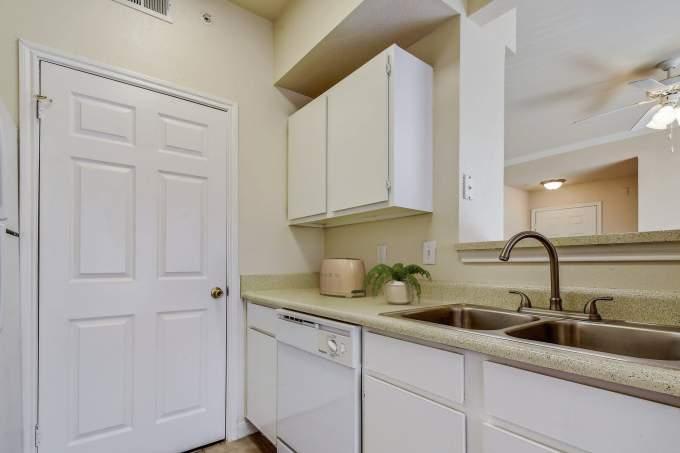 7631 US Hwy 290 W, #110 – photo 5