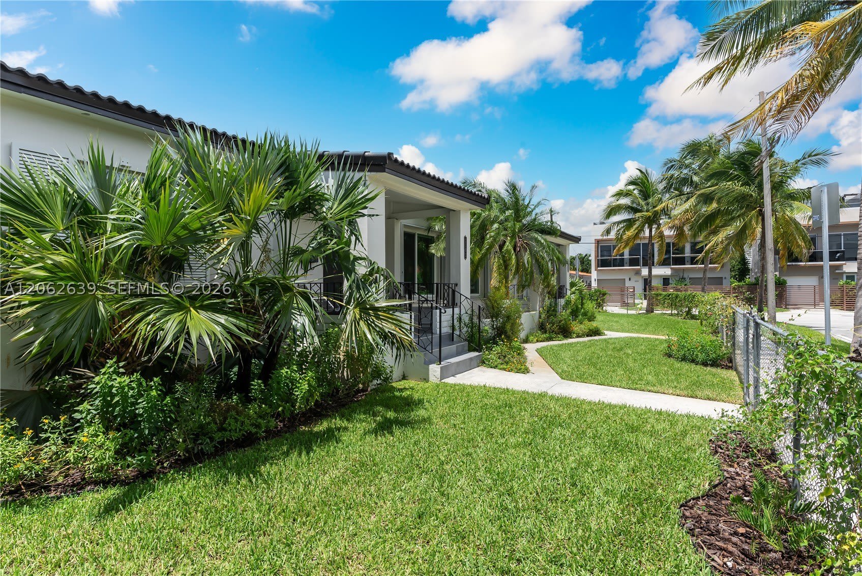 2102 SW 31st Ave – photo 2