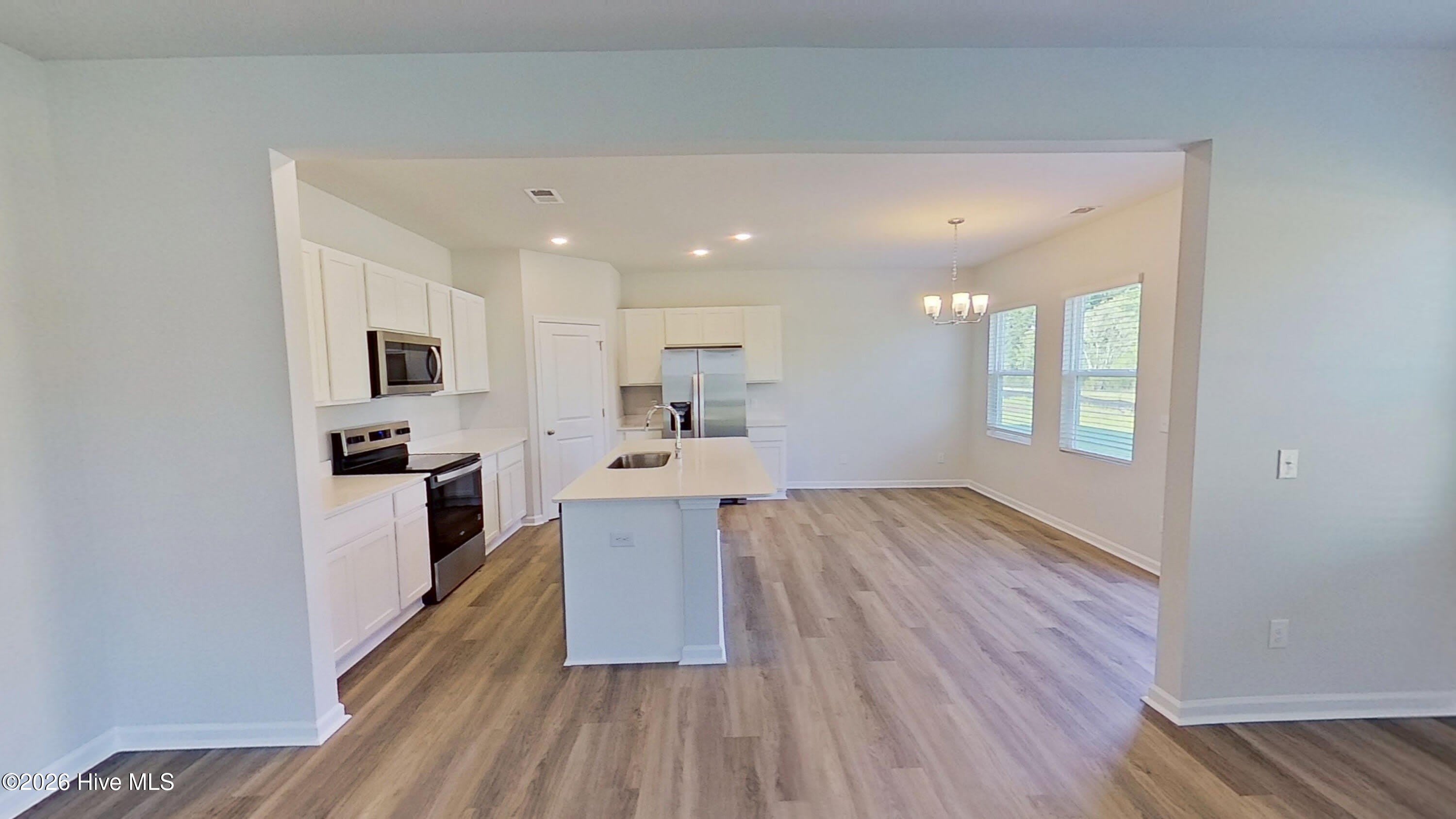1095 Hanson Drive – photo 5