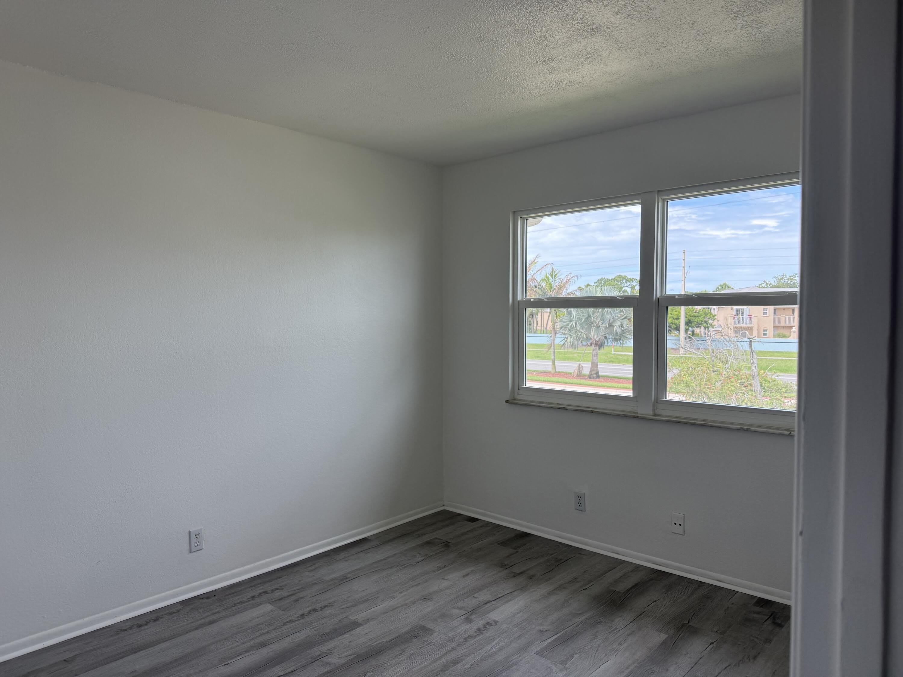 1536 SE Royal Green – photo 4