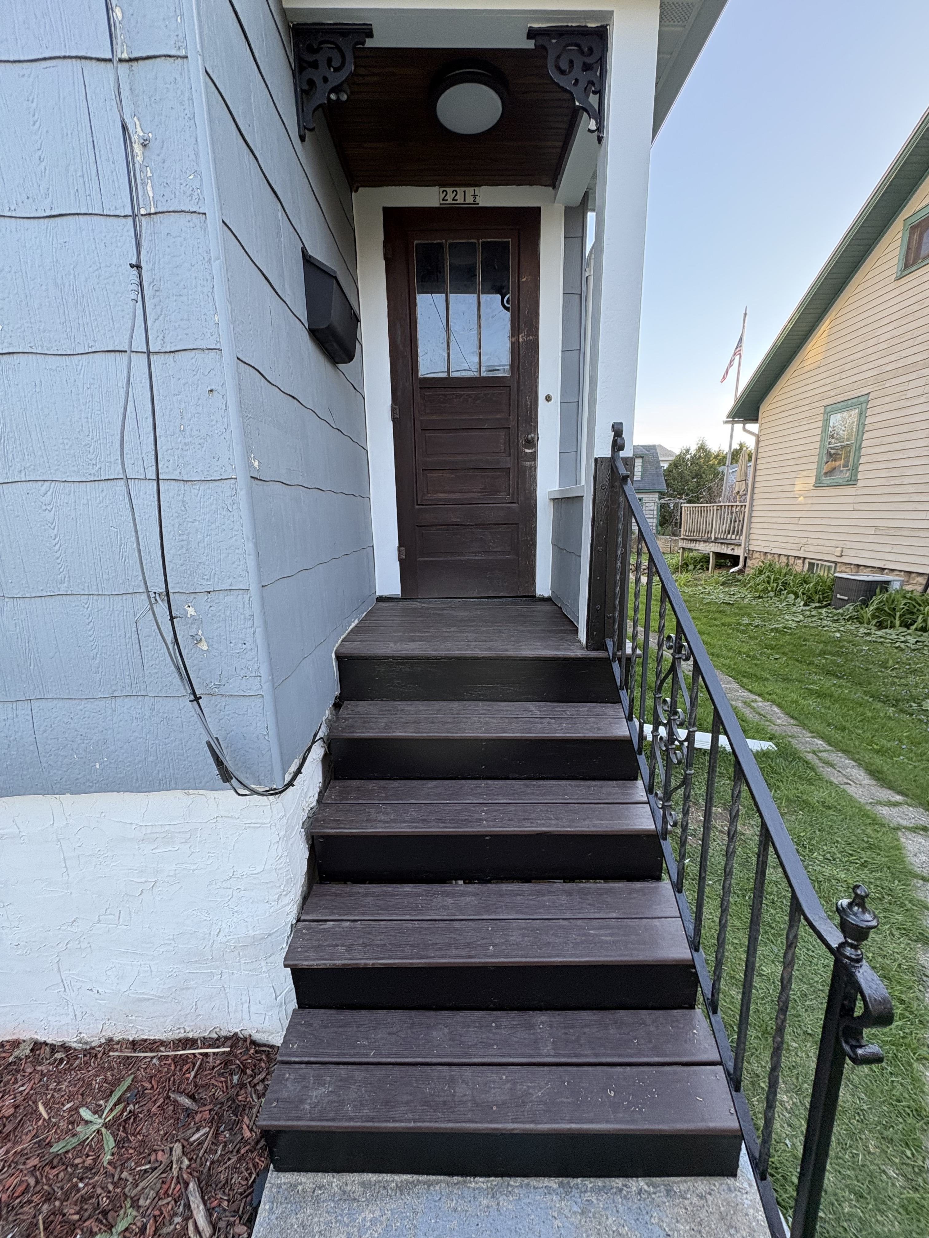 221 1/2 East Doty Avenue – photo 3