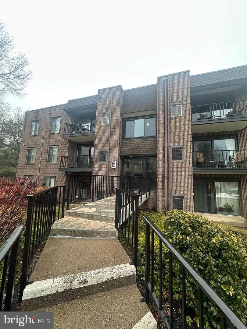 75 OAKRIDGE Drive – photo 1