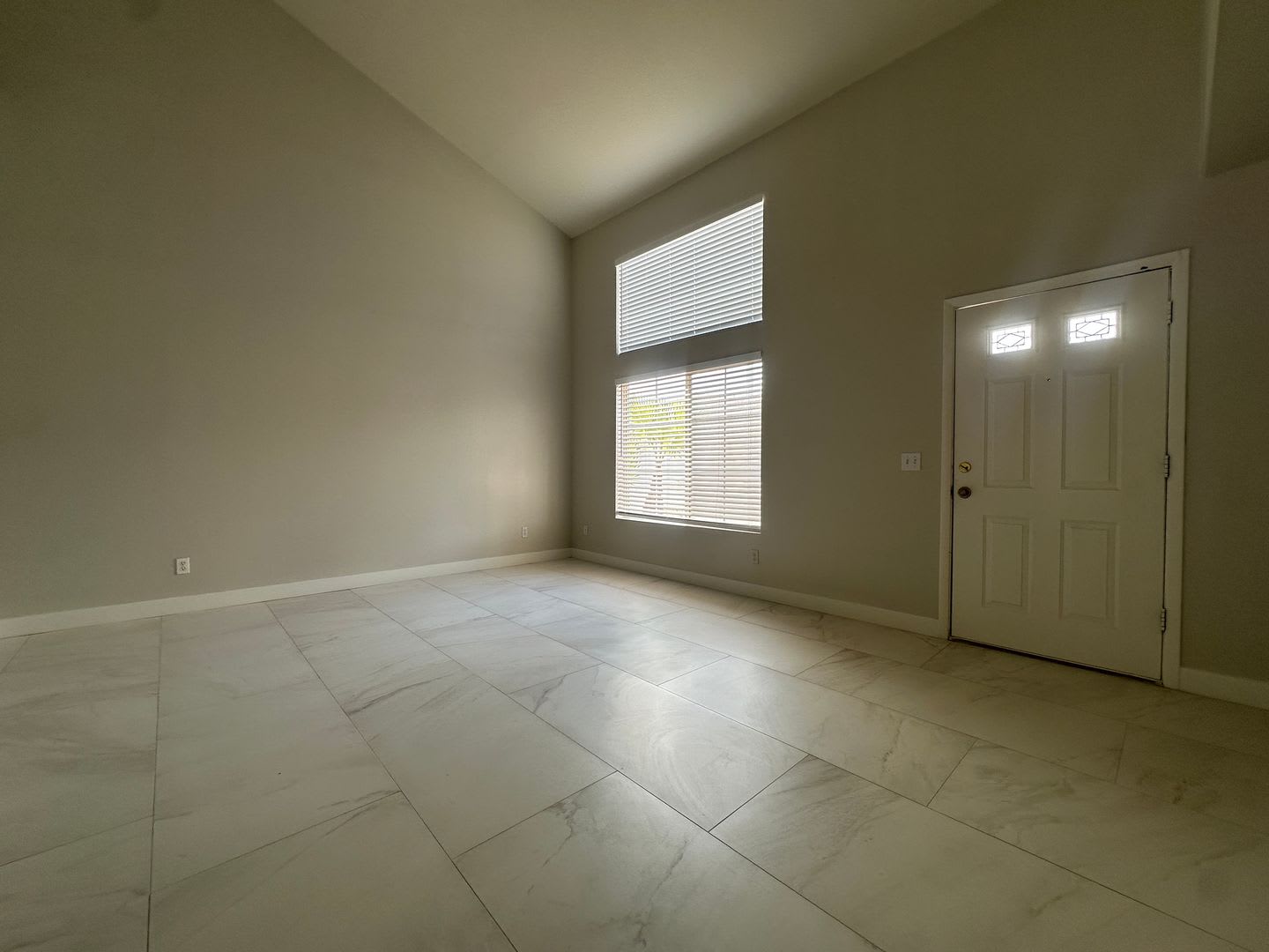 Comfort Meets Convenience in This Updated 4-Bedroom Las Vegas Gem – photo 2