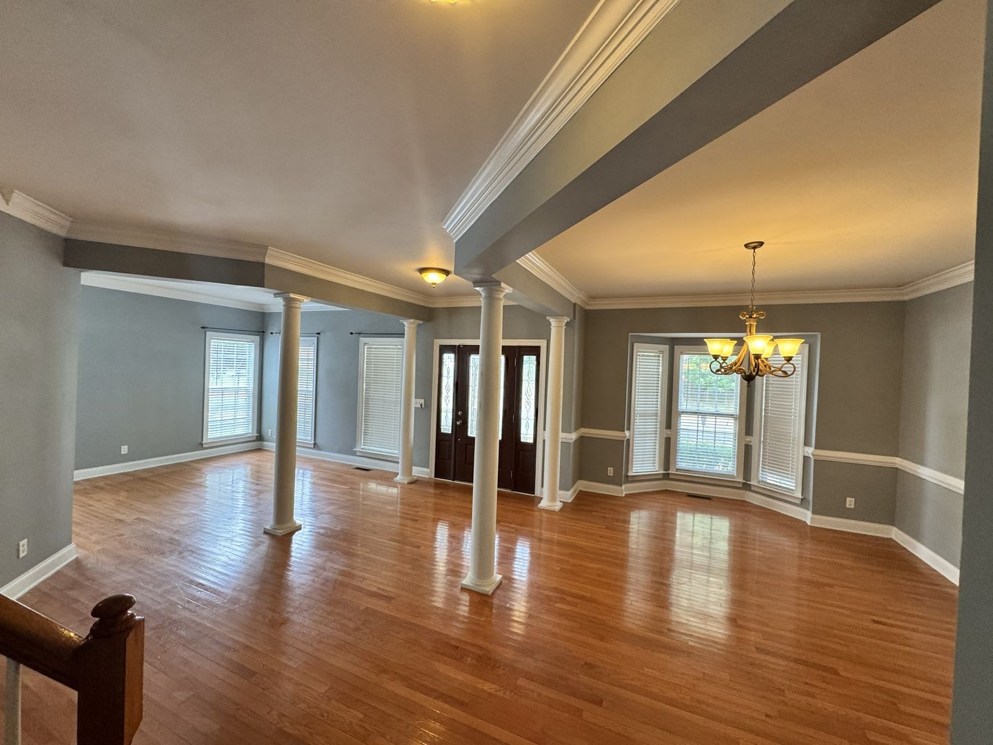 Fabulous home! 5 Bedrooms, 4 Bathrooms!! ***HALF OFF FIRST FULL MONTH RENT*** – photo 4