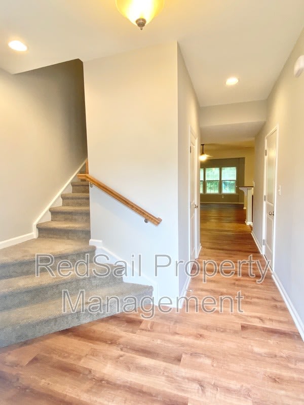 107 Riva Ct – photo 2