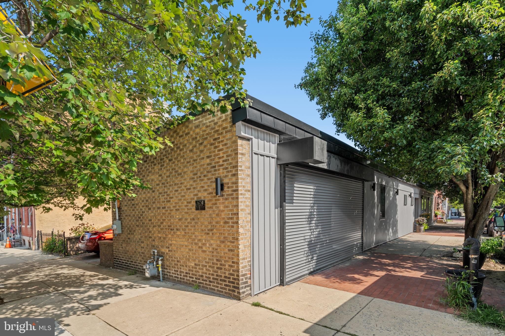 1629 EYRE Street – photo 3