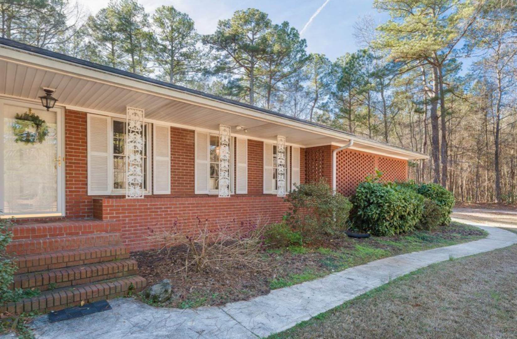 Private Estate Living On 2 7 Wooded Acres In Fayette County – photo 3