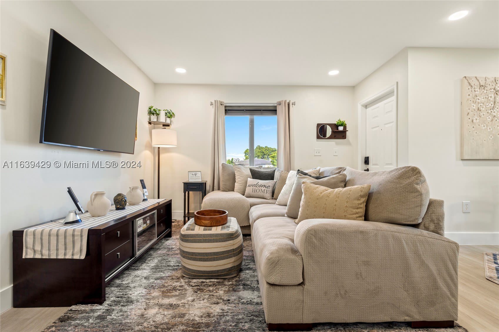 18606 SW 100th Ave – photo 2