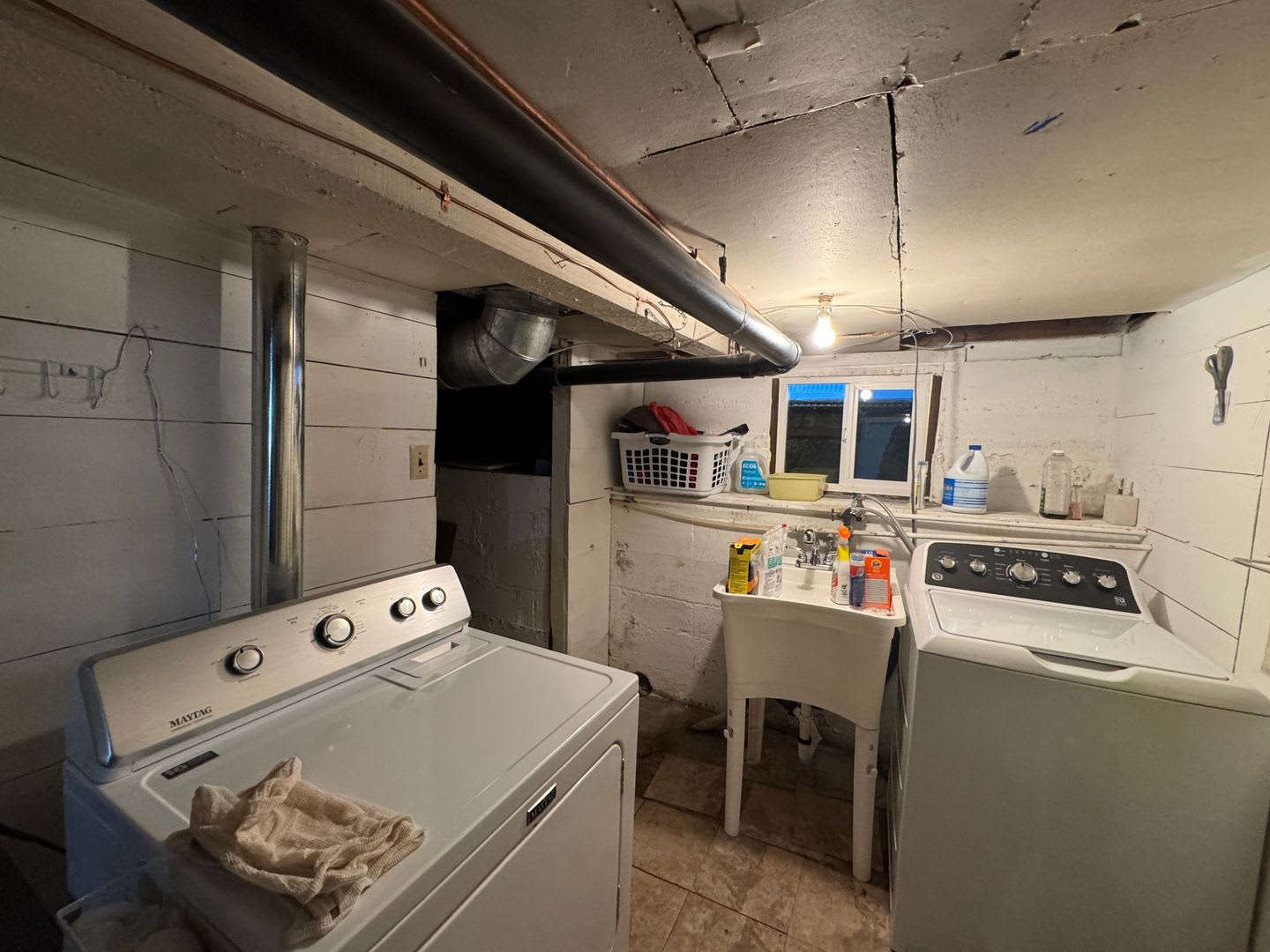 Non-Refundable & Security Deposit Total: $1900.00 – photo 4