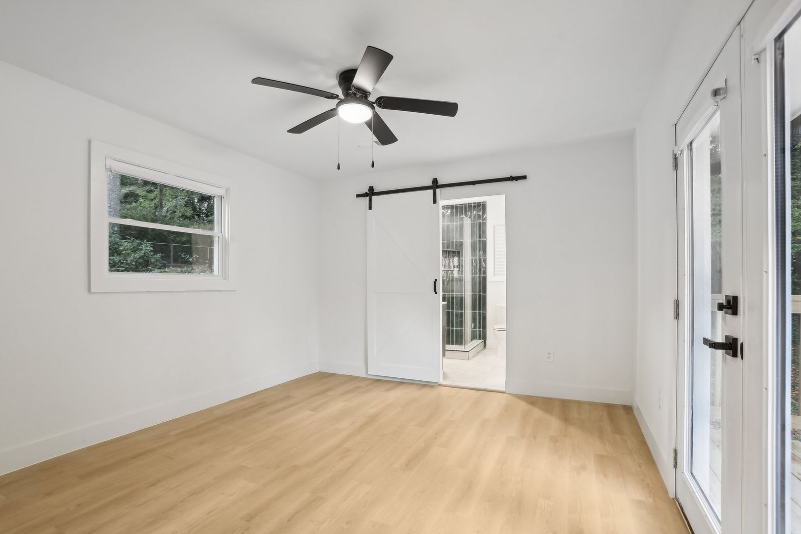 4 2 Atlanta Home For Rent – photo 2