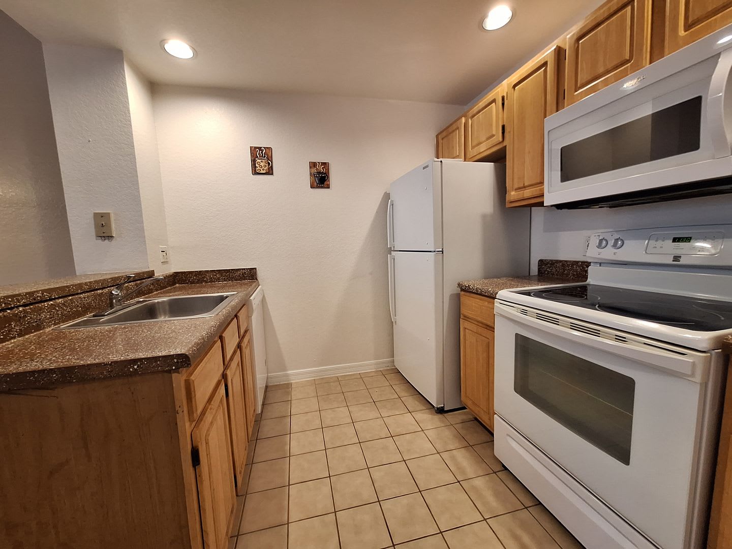 Charming 3 Bed, 2 Bath Townhome in Gated Venetian Bay – Prime Kissimmee Location! GREAT AMENITIES!!! – photo 5