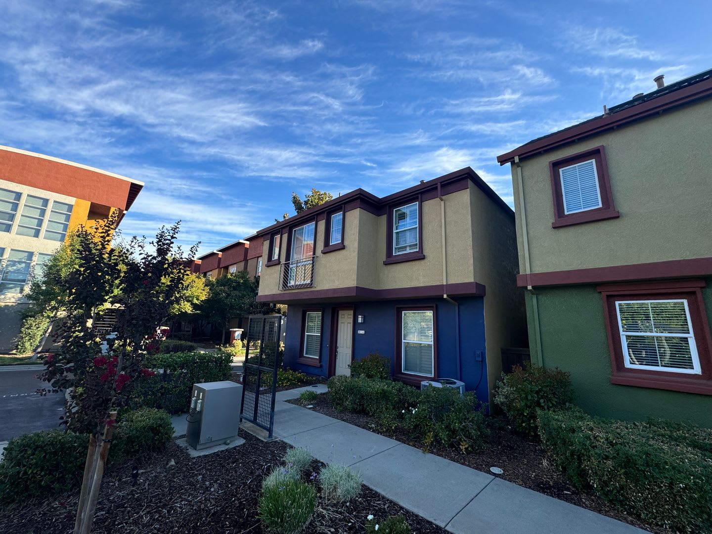 3 bedroom – photo 2