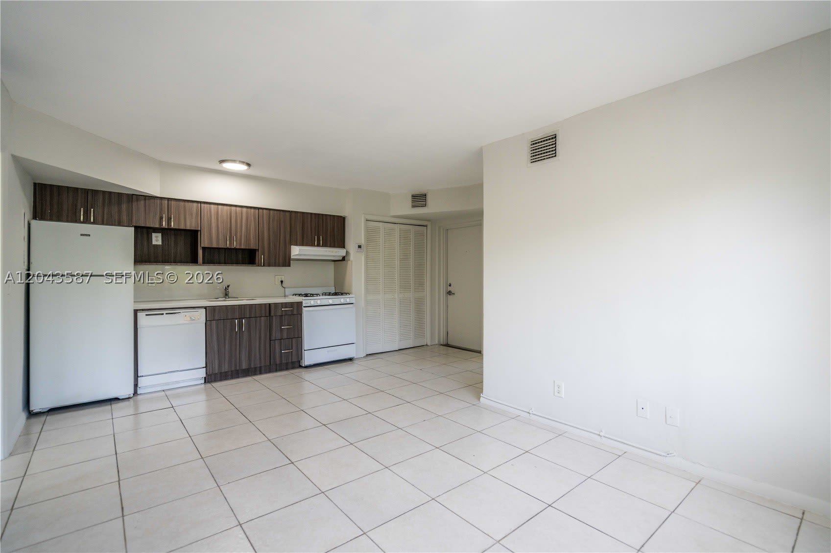 666 NE 80th St – photo 4