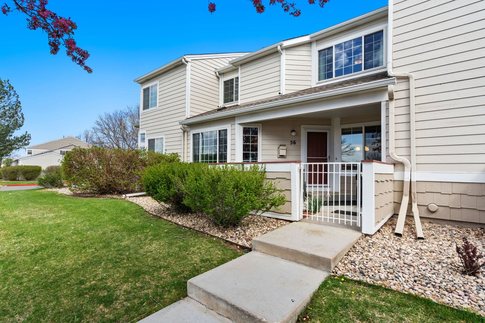 Beautiful 2-Bedroom Townhome in Fort Collins – photo 2