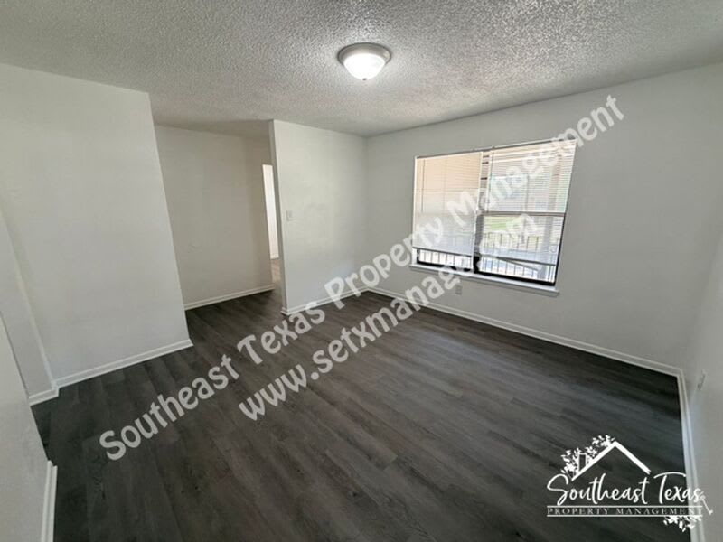 1410 South Elizabeth Avenue – photo 2