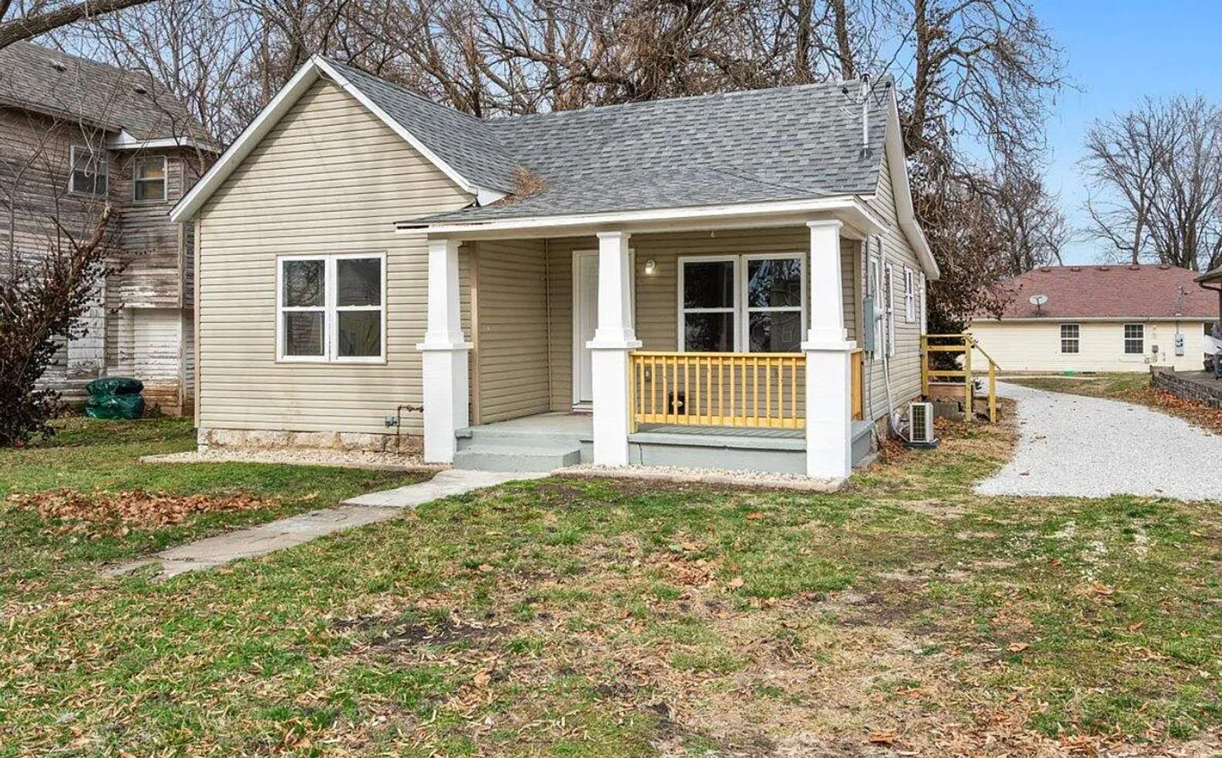 2 bedroom – photo 2