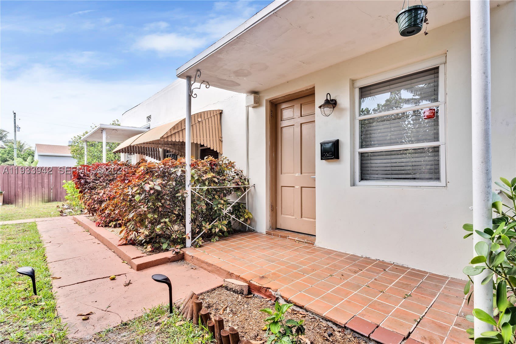 427 NE 107th St – photo 1