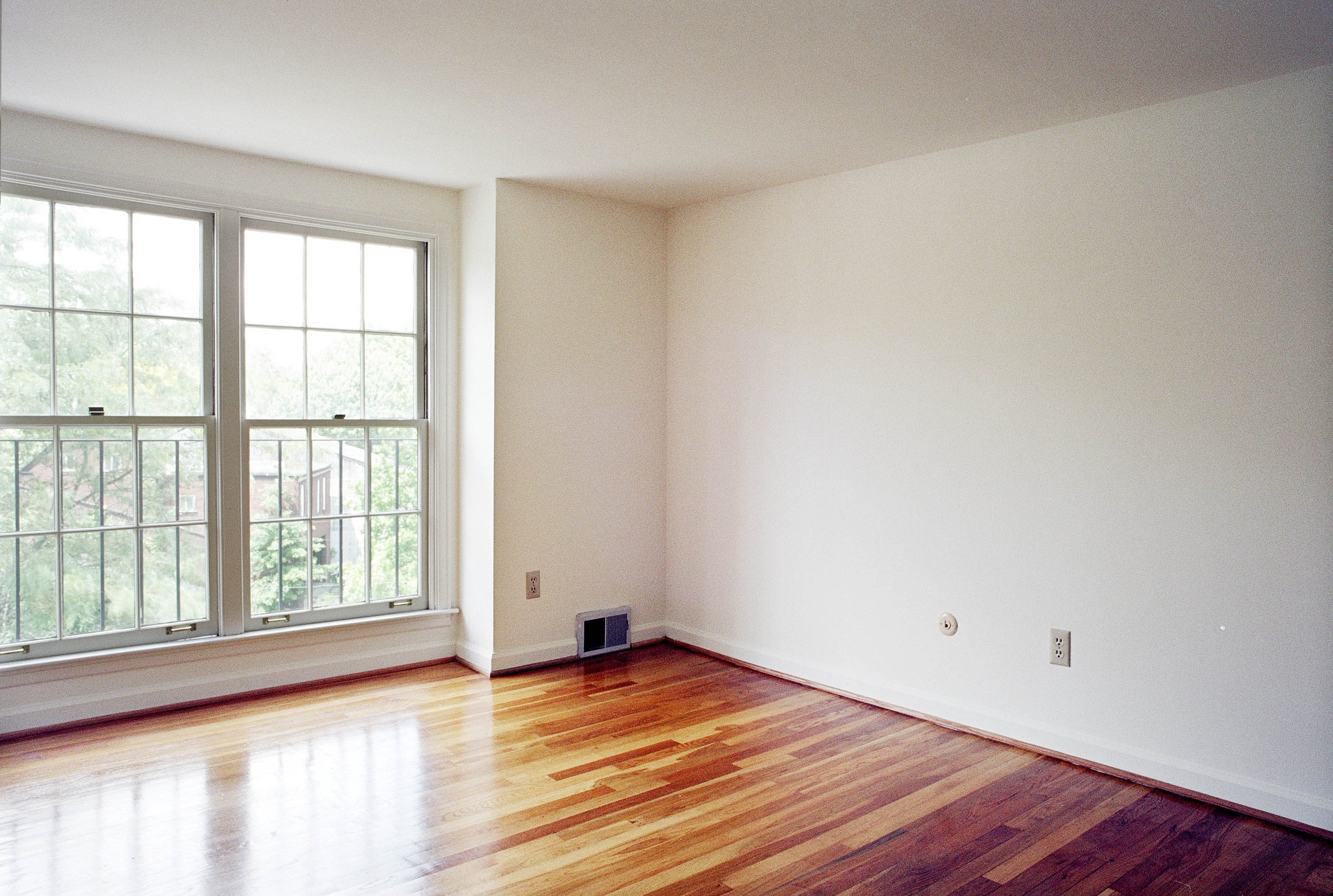 6413 Howe St – photo 3
