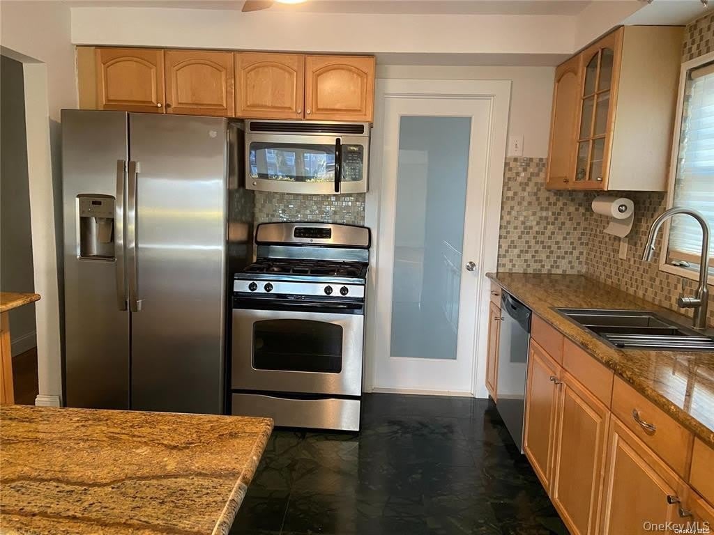 541 E Park Avenue – photo 4