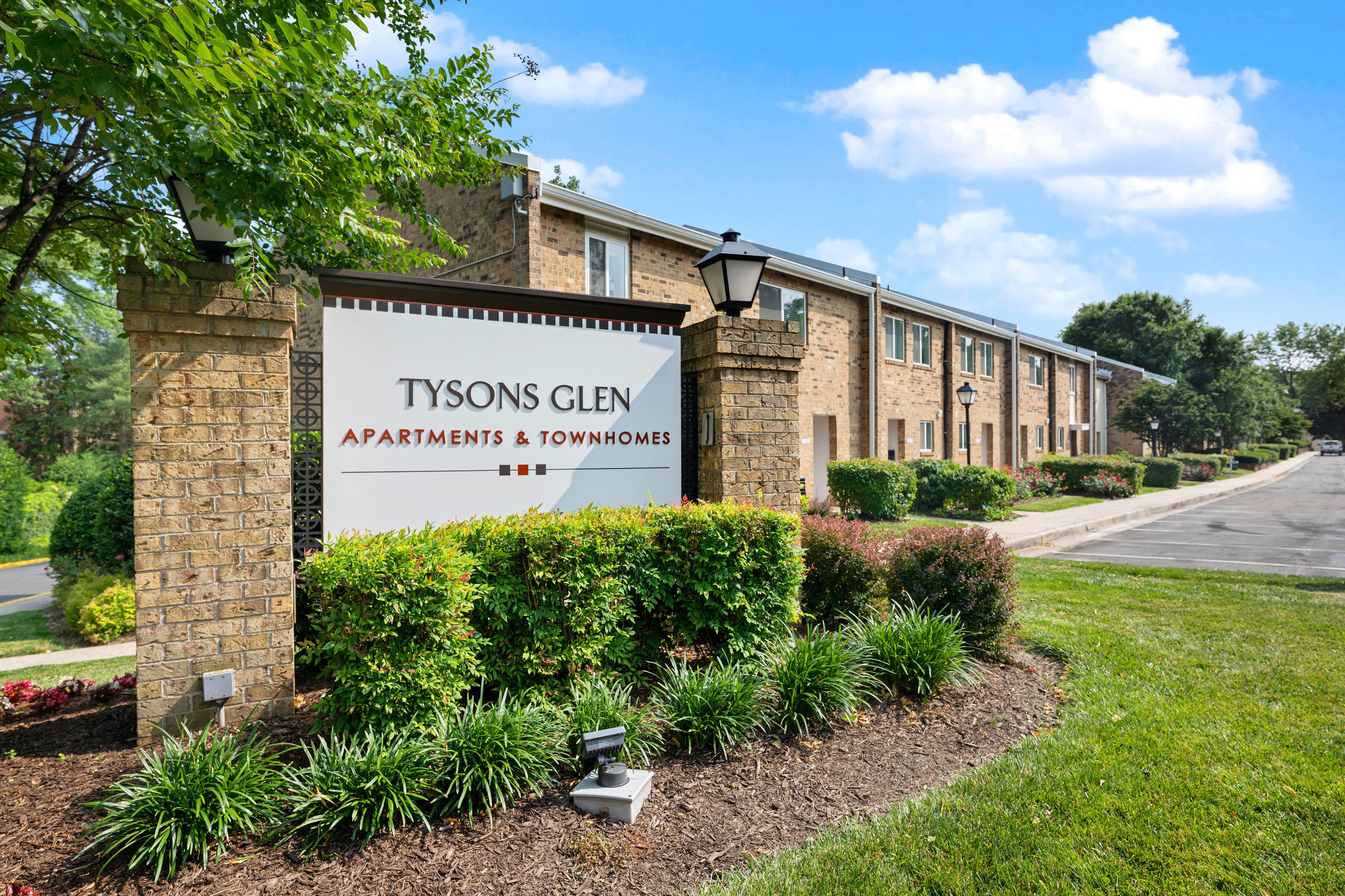 Tysons Glen and Devonshire Square Apartments & Townhomes – photo 1