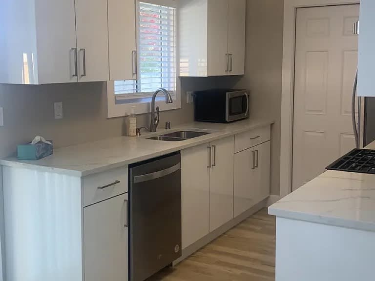3128 Greenwood Ave – photo 4