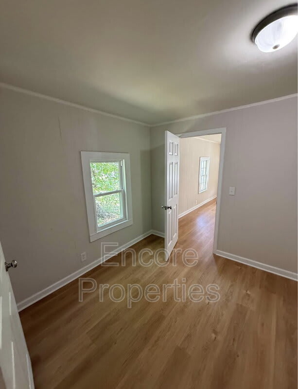 1408 Roanoke Street – photo 5