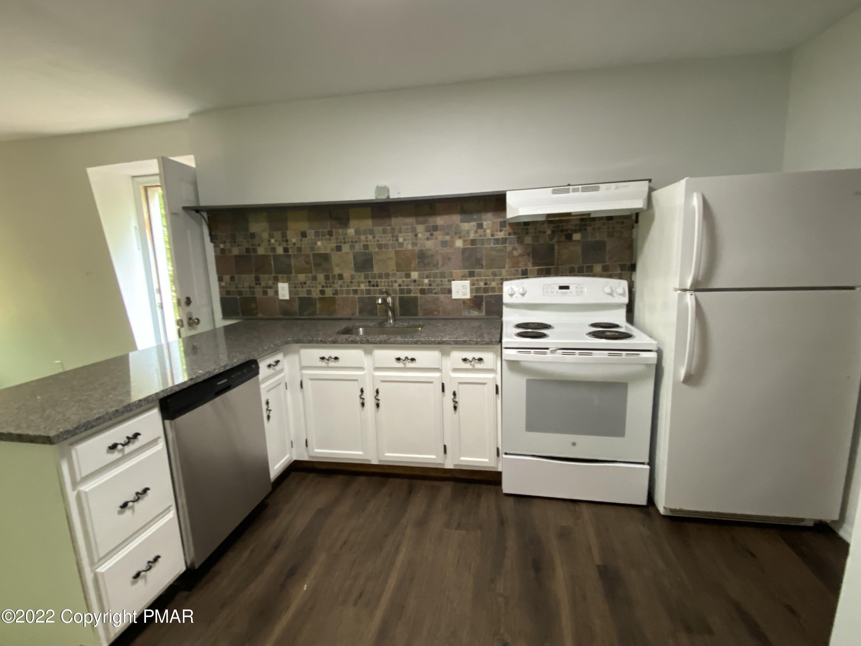 1238 Winding Way – photo 3
