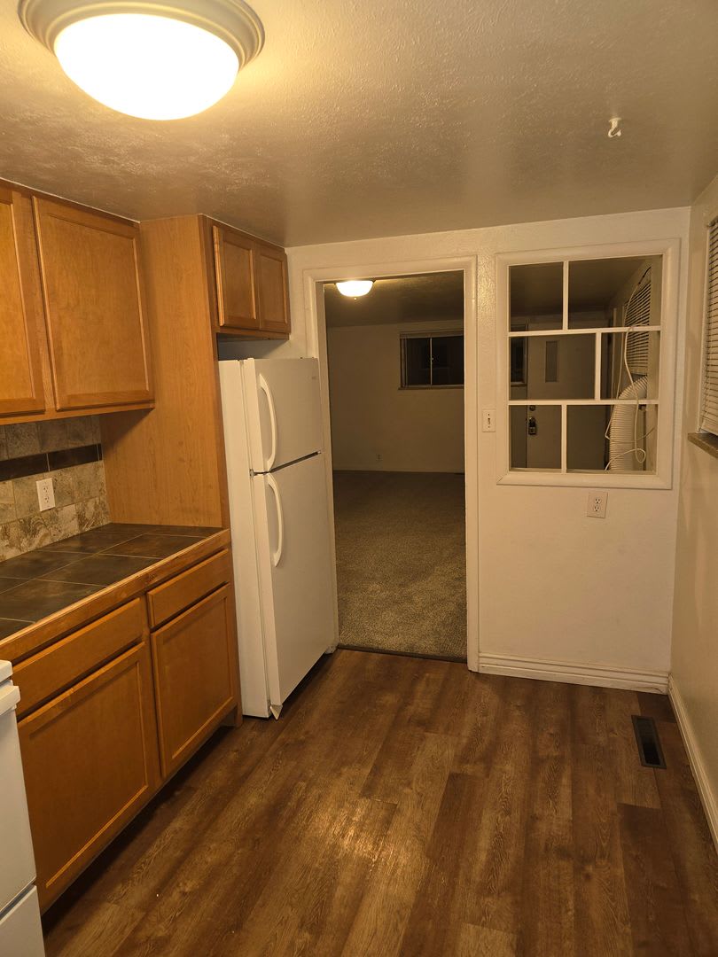 2 Bed 1 Bath Garden Level Duplex – photo 4