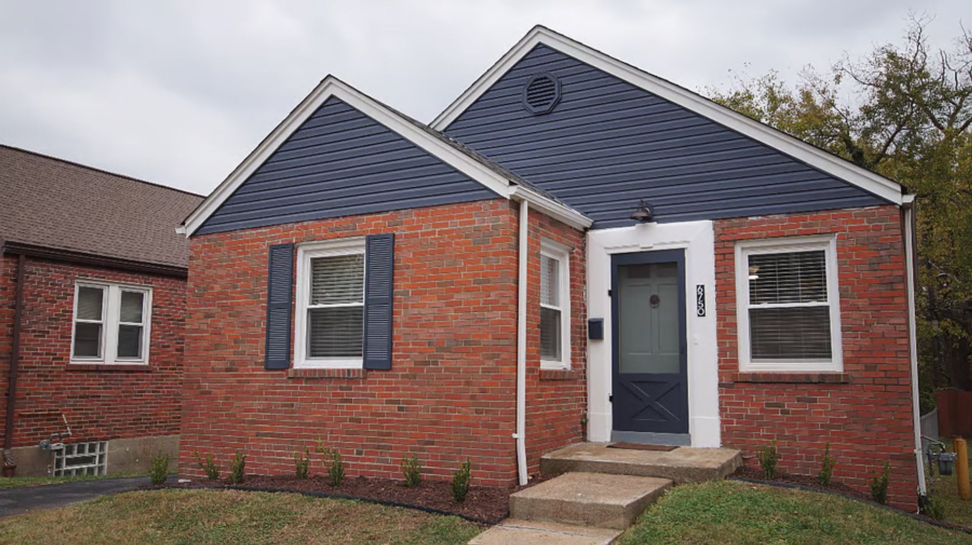 Furnished 3 Bed 1 Bath with Fenced Backyard – photo 1
