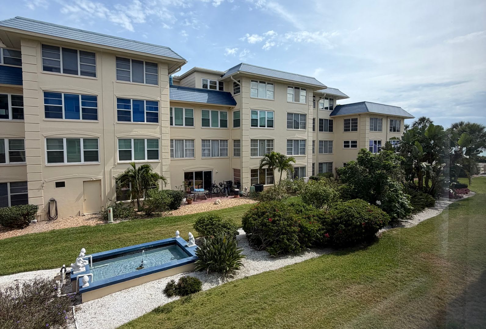 Beach Harbor Club Beauty – photo 3