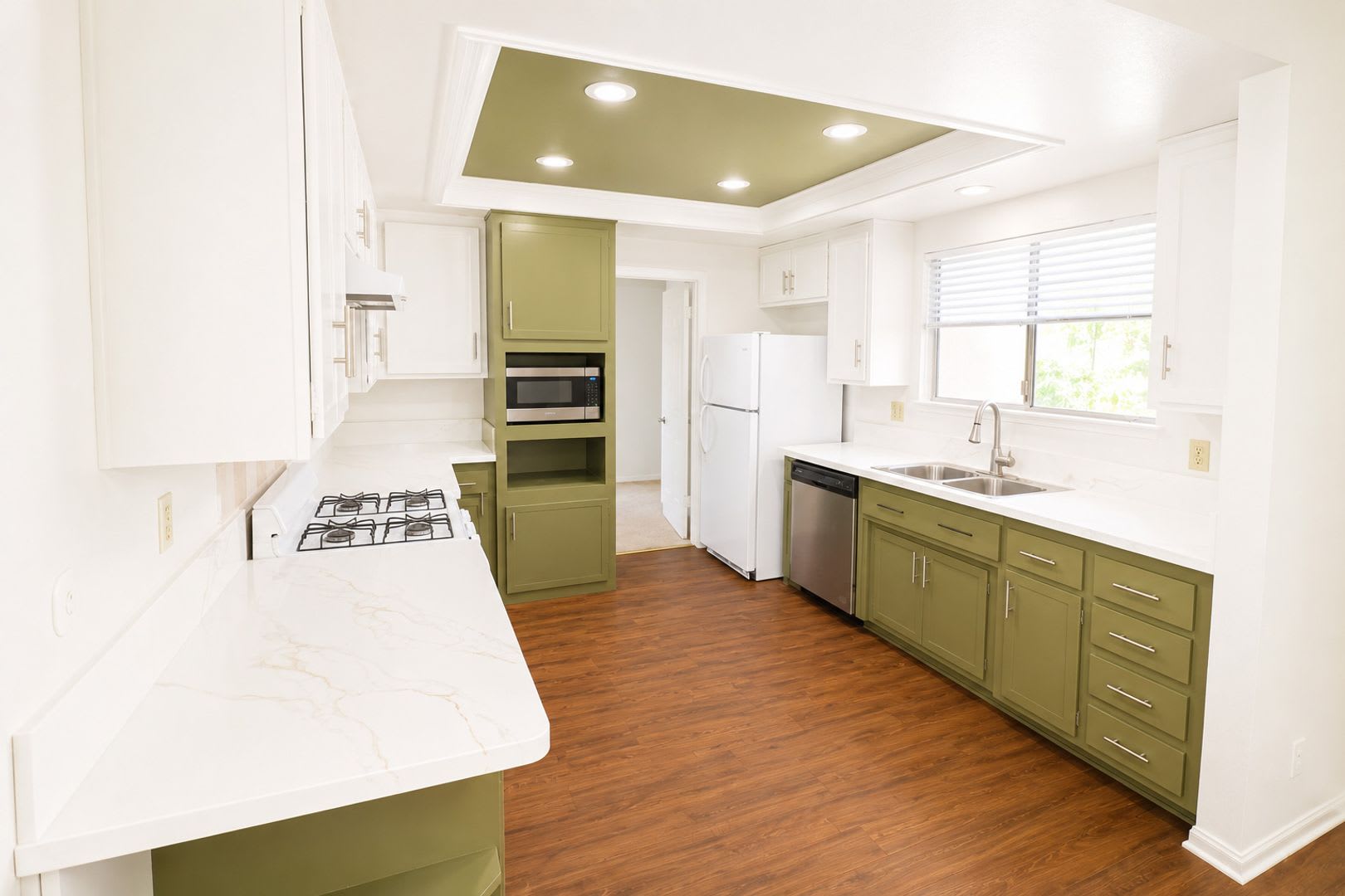 Large 6 Bedroom – photo 3
