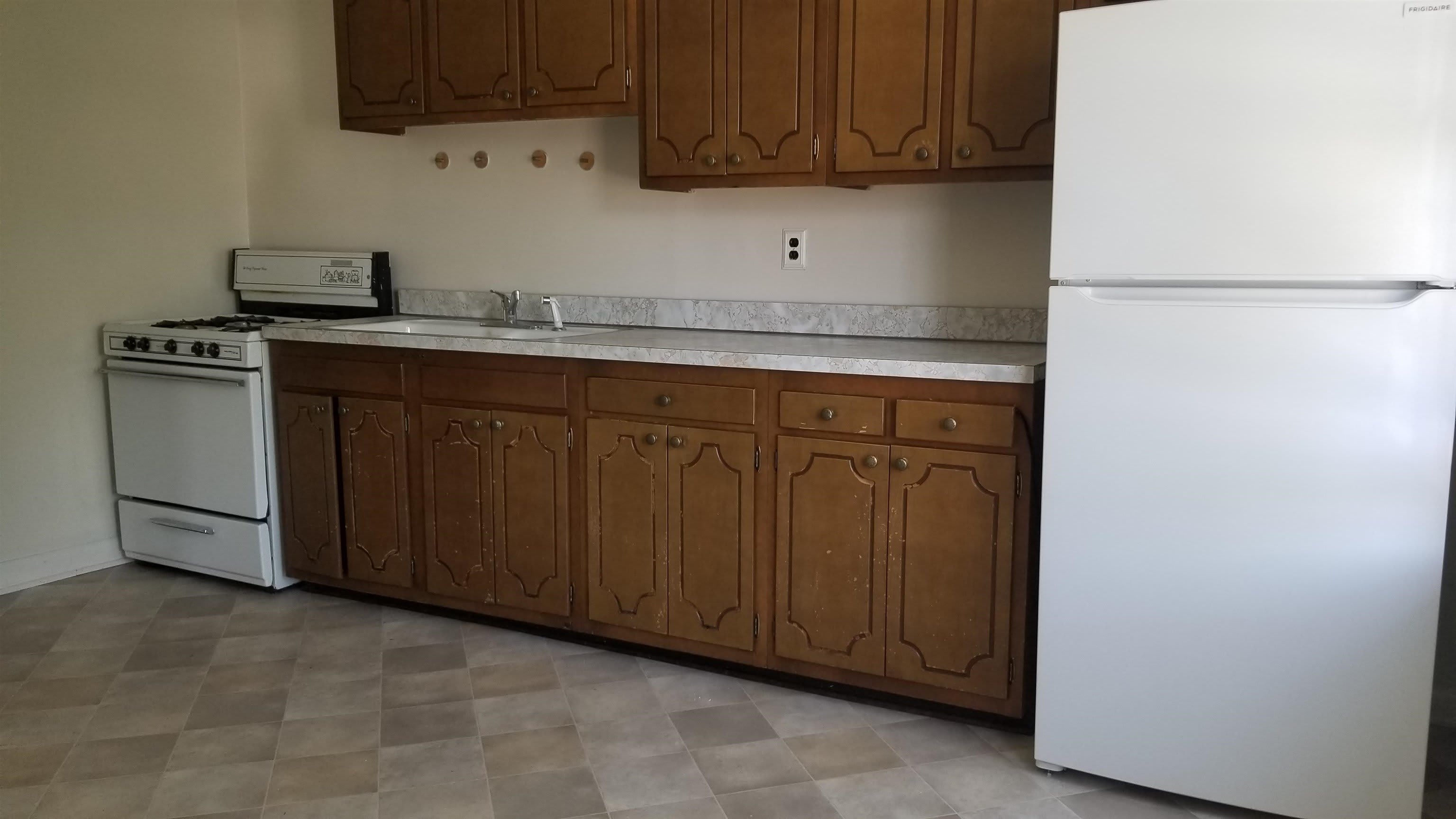 683 AVENUE E – photo 3