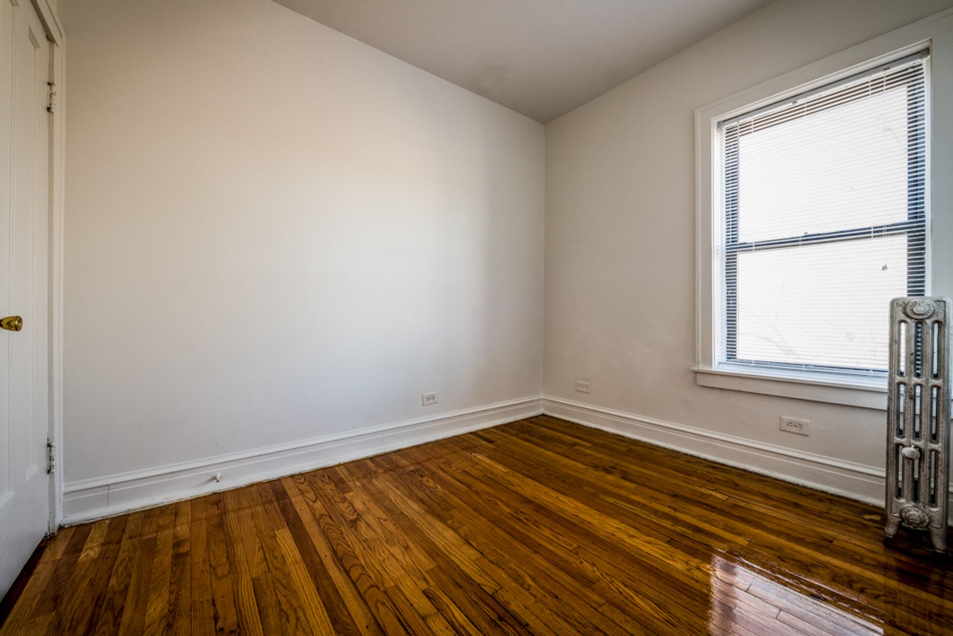 6400 S. Rockwell Street Apartments – photo 4