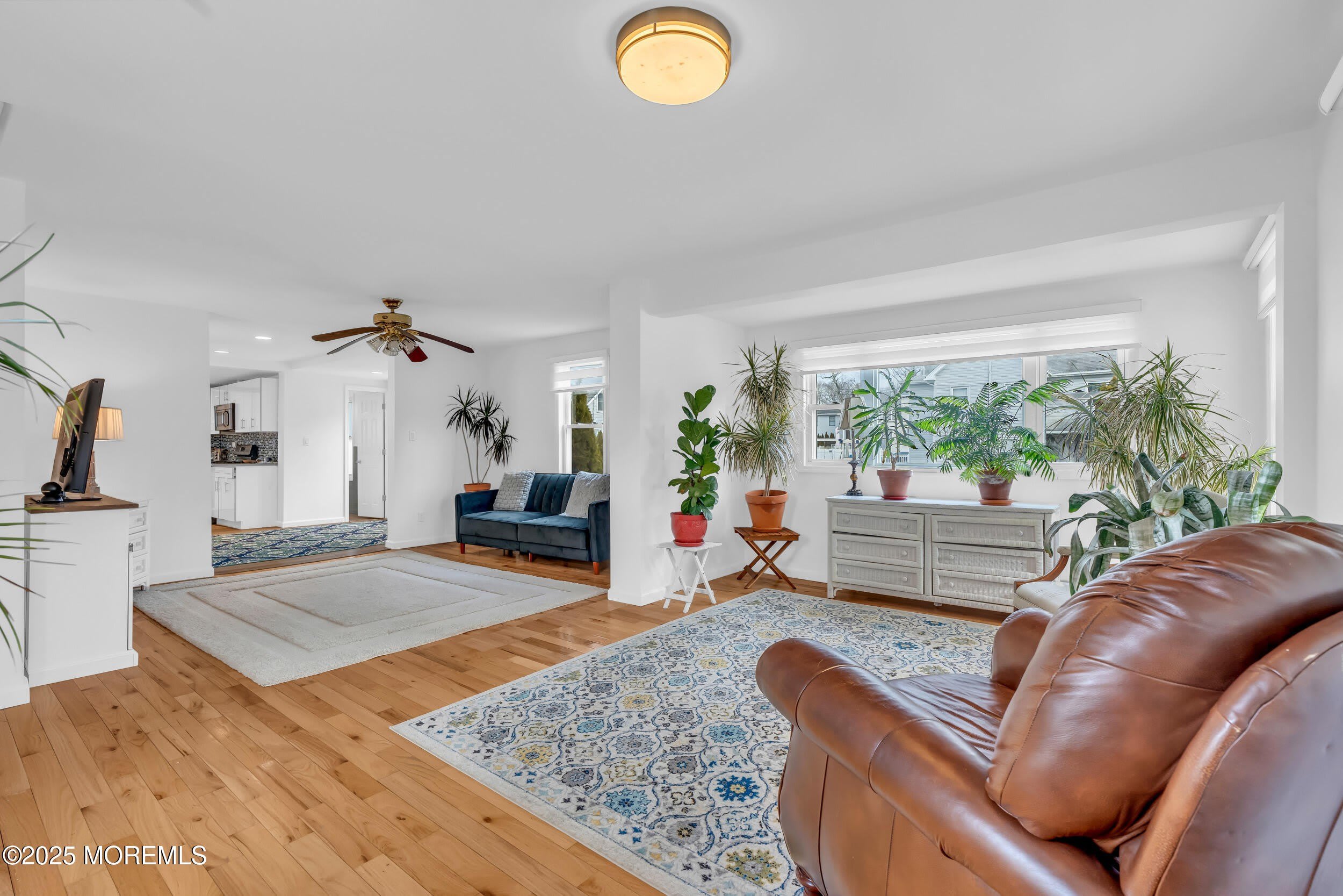 323 Roosevelt Avenue – photo 5