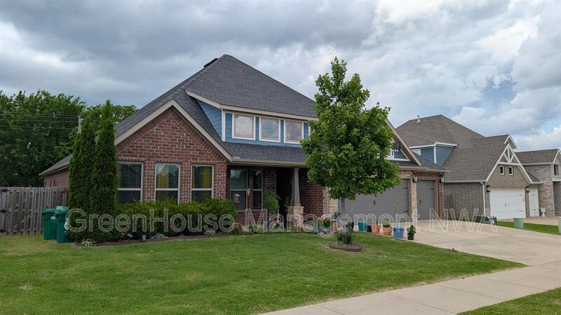 1261 Hope St – photo 1